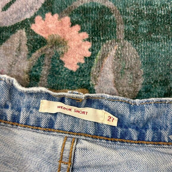 Levi's Jean Shorts Womens Size 27 Blue Denim High Rise Wedgie Distressed Cut Off - Picture 4 of 13